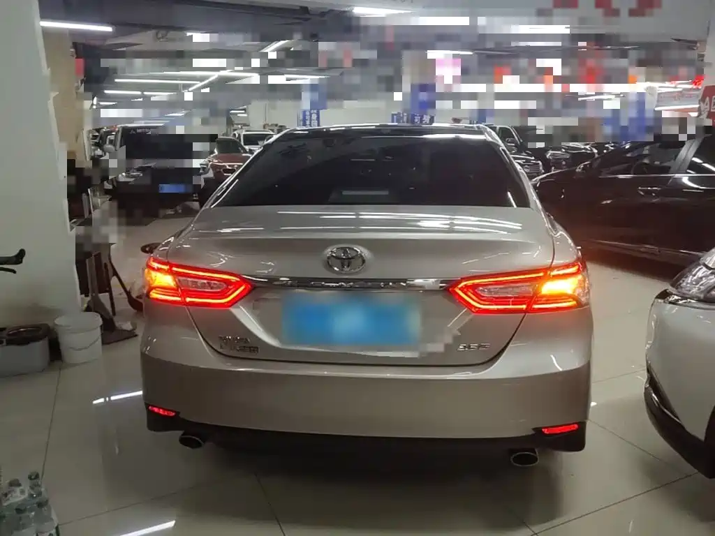 Toyota Camry 2019 — фото 6