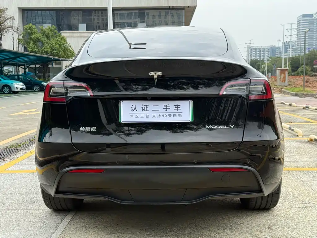 Tesla Model Y 2023 — фото 10