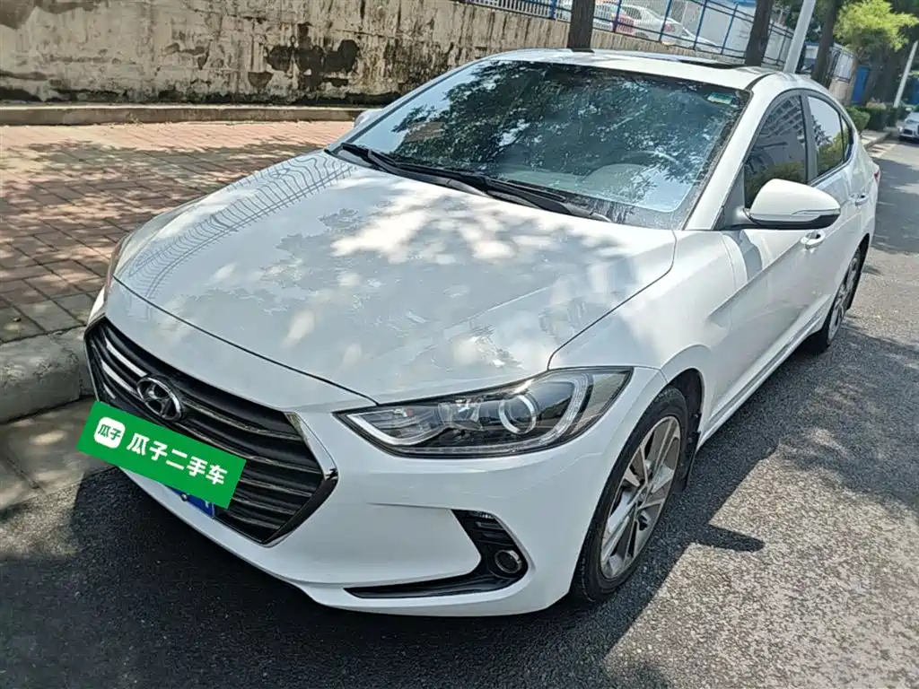 Hyundai Elantra 2016 — фото 2
