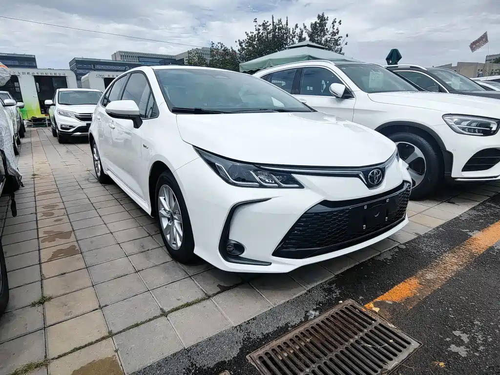 Toyota Corolla 2025 — фото 17
