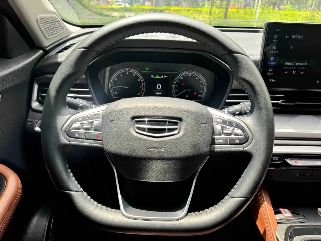 Geely Vision X6 2023 — фото 13