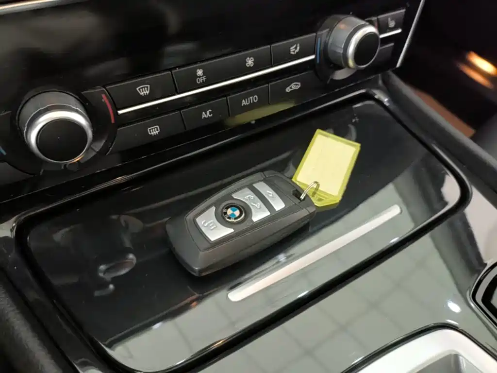 BMW 5 Series GT 2016 — фото 17