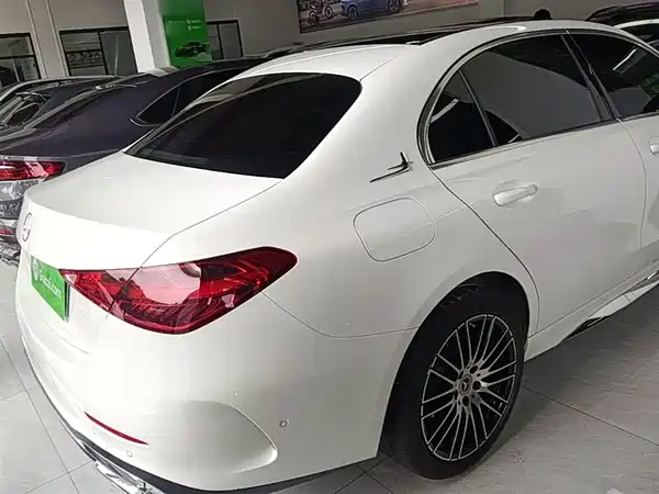 Mercedes-Benz C-Class 2024