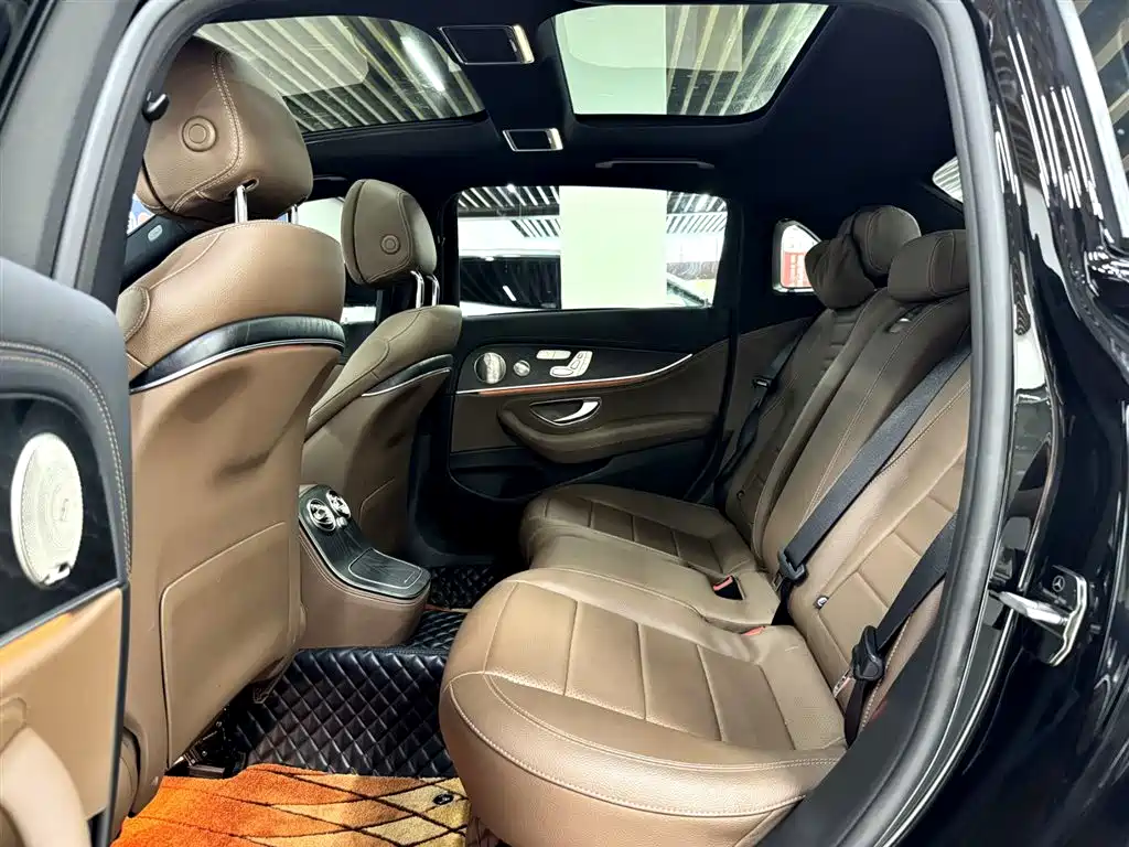 Mercedes-Benz E-Class 2023 — фото 12