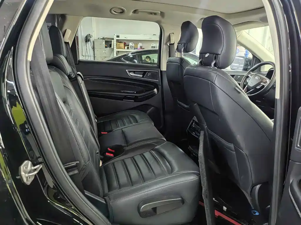 Ford Edge 2020 — фото 10