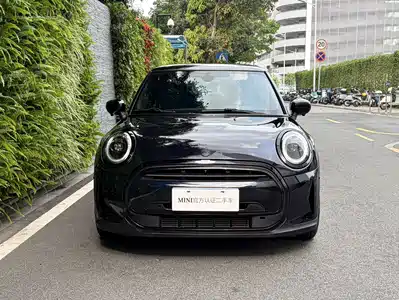 MINI MINI 2023