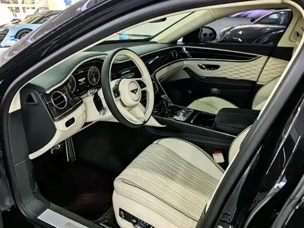 Bentley Flying Spur Plug-In Hybrid 2022