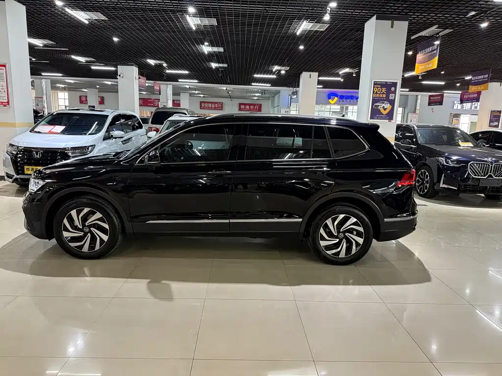 Volkswagen Tiguan L 2025 — фото 4