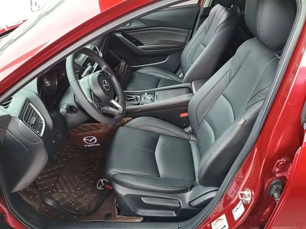 Mazda 3 Axela 2017 — фото 15