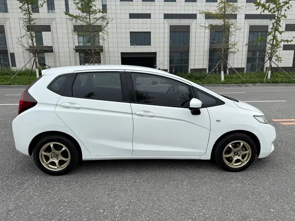 Honda Fit 2015 — фото 10
