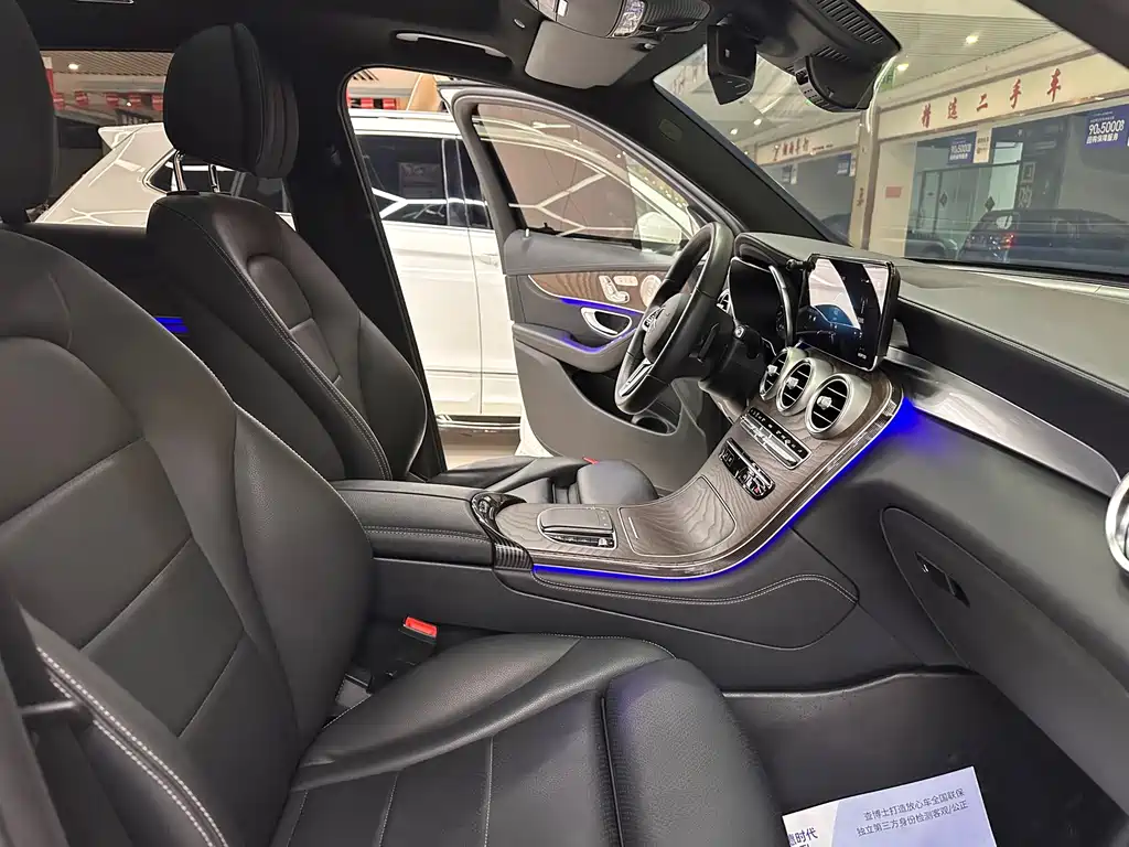 Mercedes-Benz GLC 2019 — фото 12
