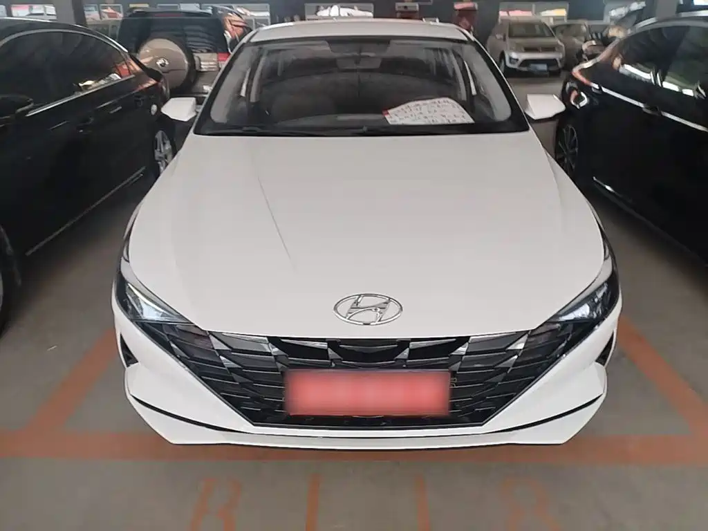 Hyundai Elantra 2023