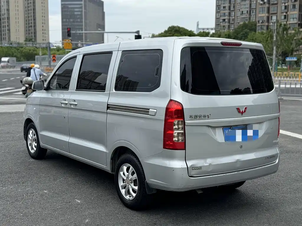 Wuling Hongguang V 2019 — фото 13