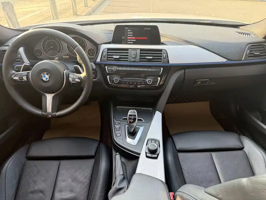 BMW 3 Series 2018 — фото 5