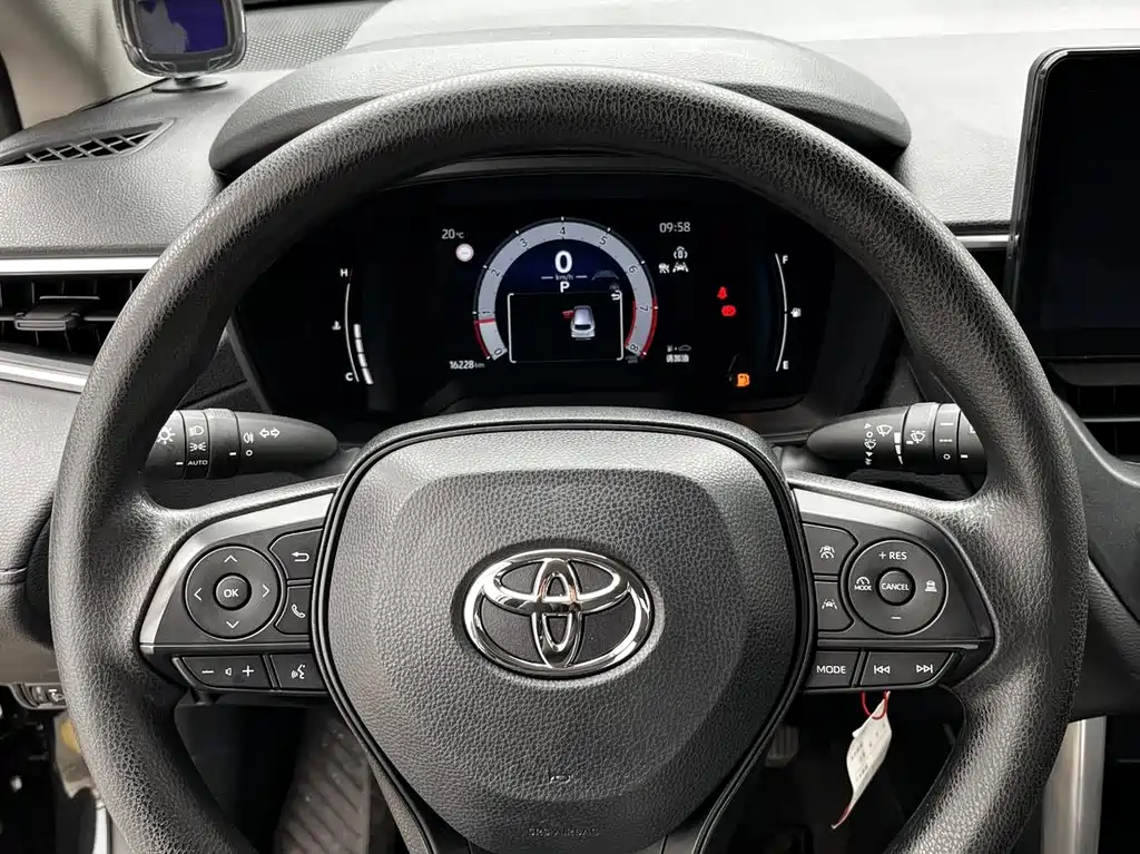 Toyota Corolla Cross 2024 — фото 18
