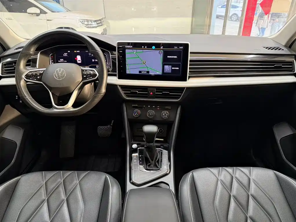 Volkswagen Tiguan L 2023 — фото 20
