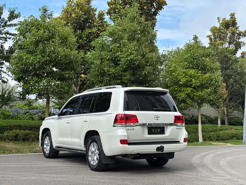 Toyota Land Cruiser 2018 — фото 7