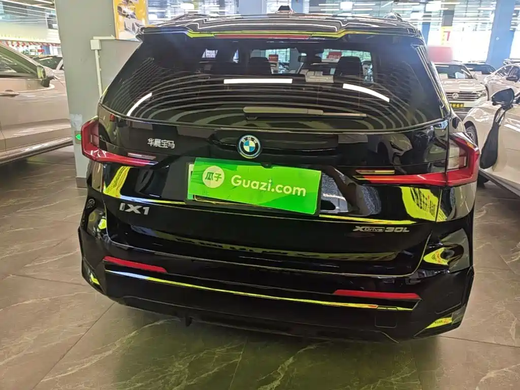 BMW iX1 2024