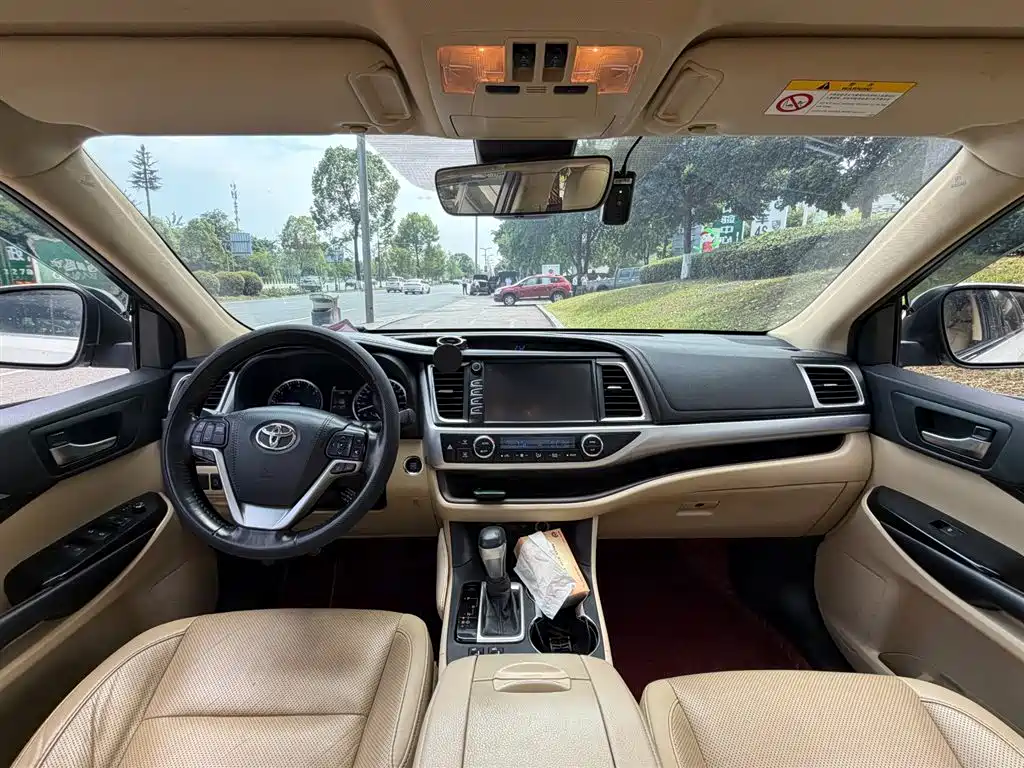 Toyota Highlander 2020 — фото 11