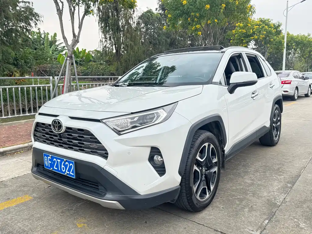 Toyota RAV4 2021