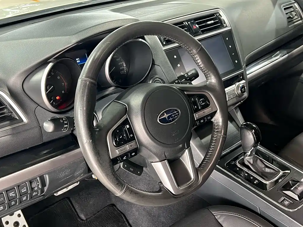 Subaru Outback 2017 — фото 14