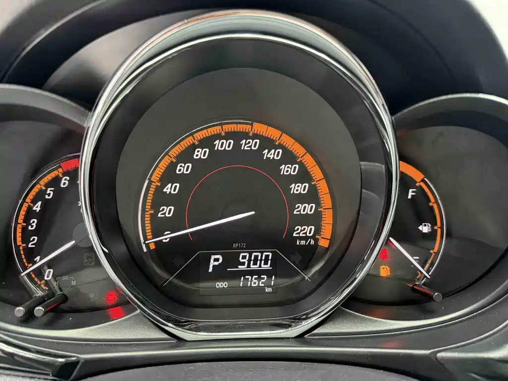 Toyota Yaris L 2022 — фото 10