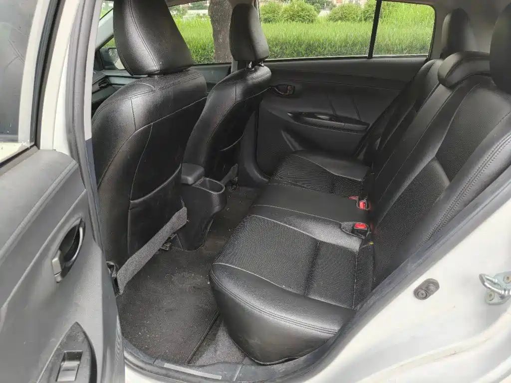 Toyota Yaris L 2023