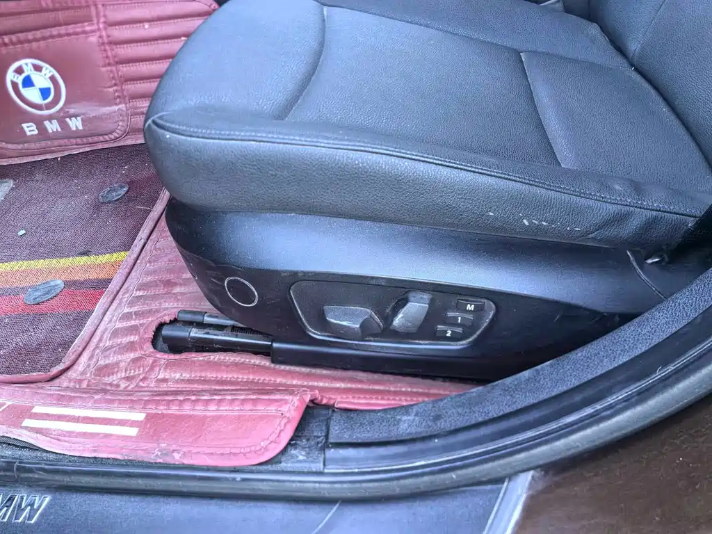 BMW X1 2013 — фото 11