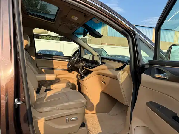 Buick GL8 2021