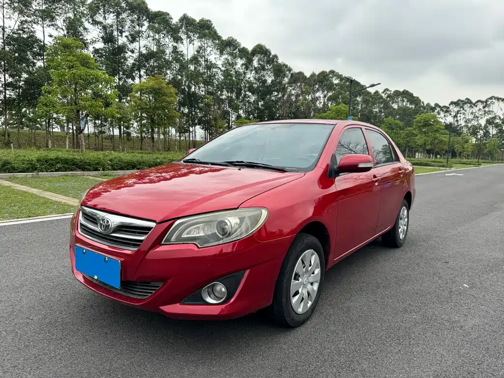 Toyota Corolla 2015 — фото 1
