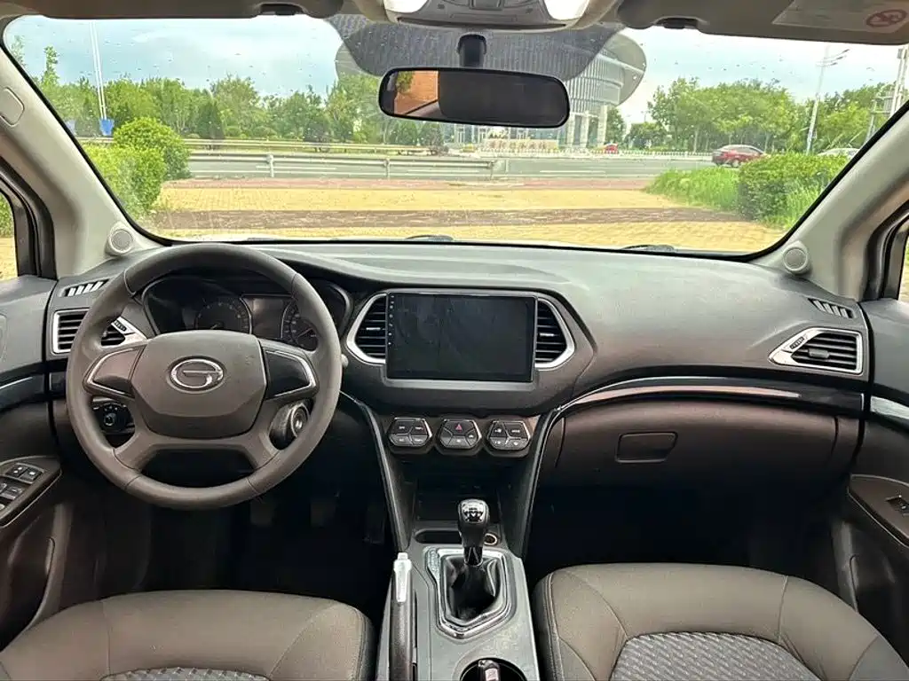 GAC Trumpchi GS4 2015 — фото 9