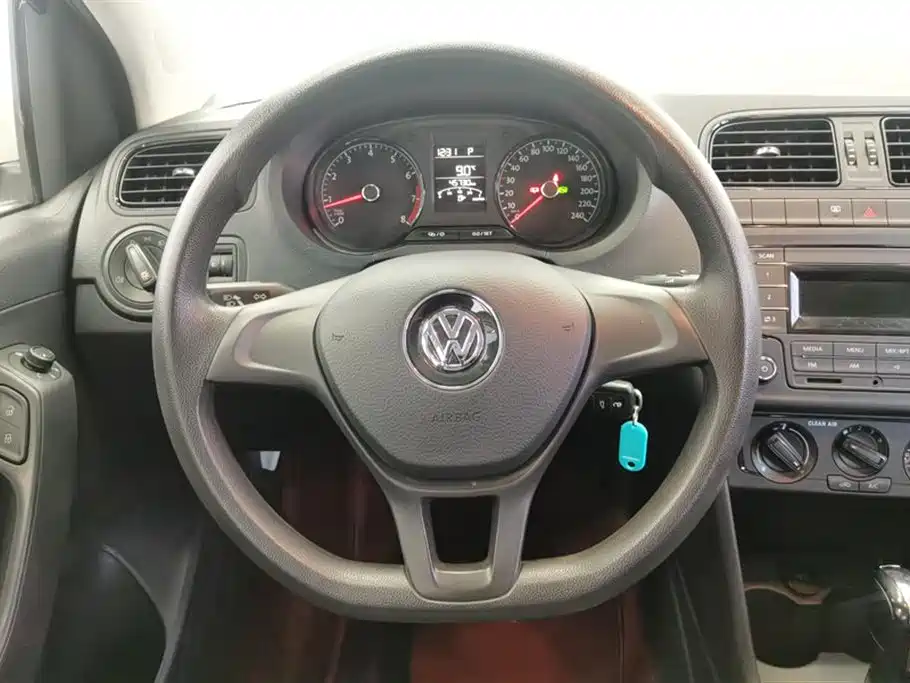 Volkswagen Polo 2018 — фото 15