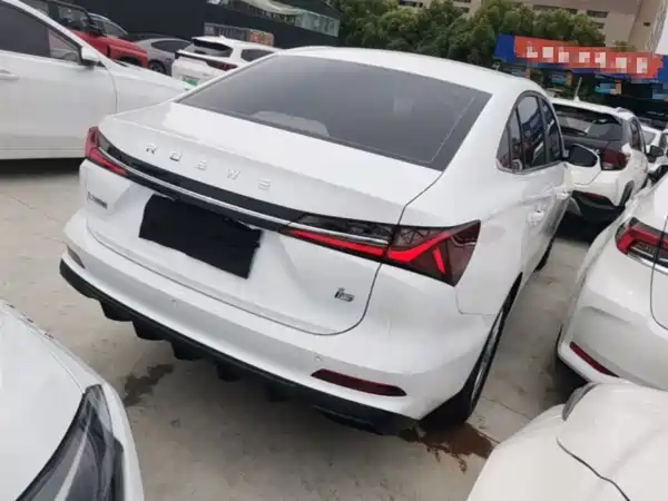 Roewe i5 2026