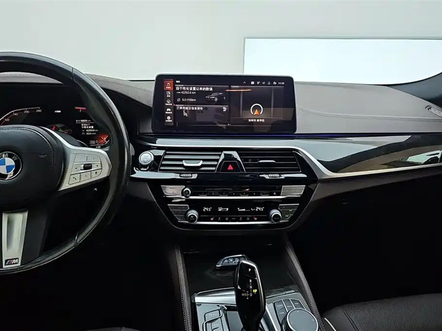 BMW 5 Series 2023 — фото 13