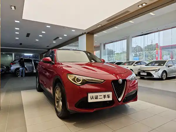 Alfa Romeo Stelvio 2017