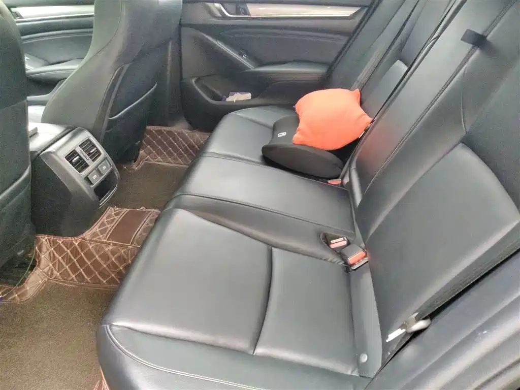 Honda Accord 2023 — фото 17