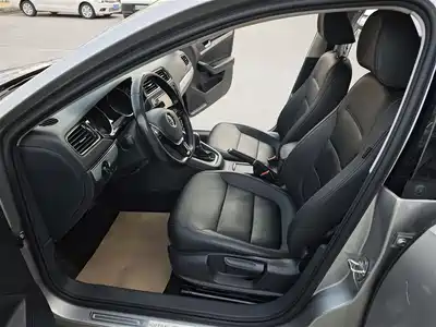 Volkswagen Sagitar 2018