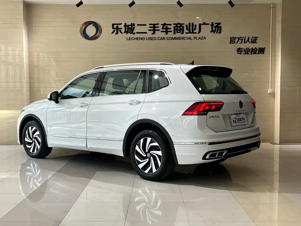 Volkswagen Tiguan L 2024 — фото 17