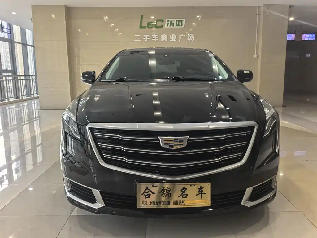 Cadillac XTS 2018 — фото 1