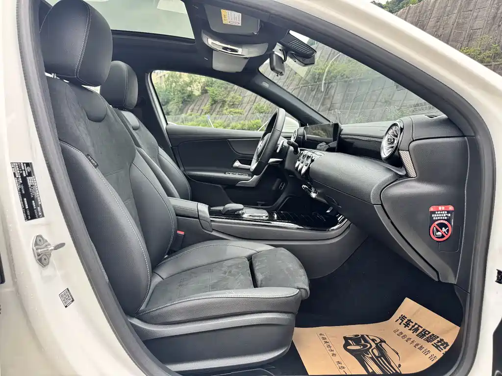 Mercedes-Benz A-Class 2023 — фото 13