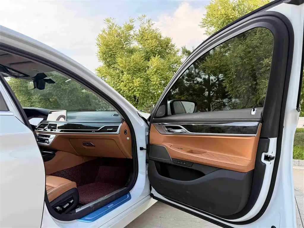 BMW 7 Series 2022 — фото 10