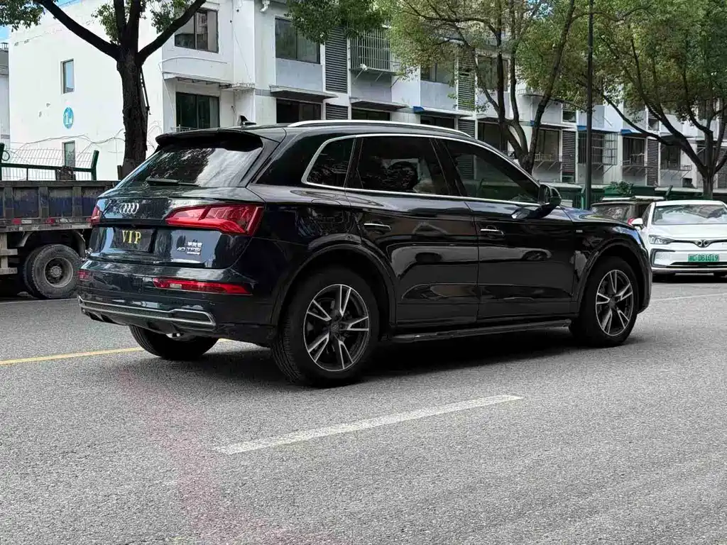 Audi Q5L 2019 — фото 5