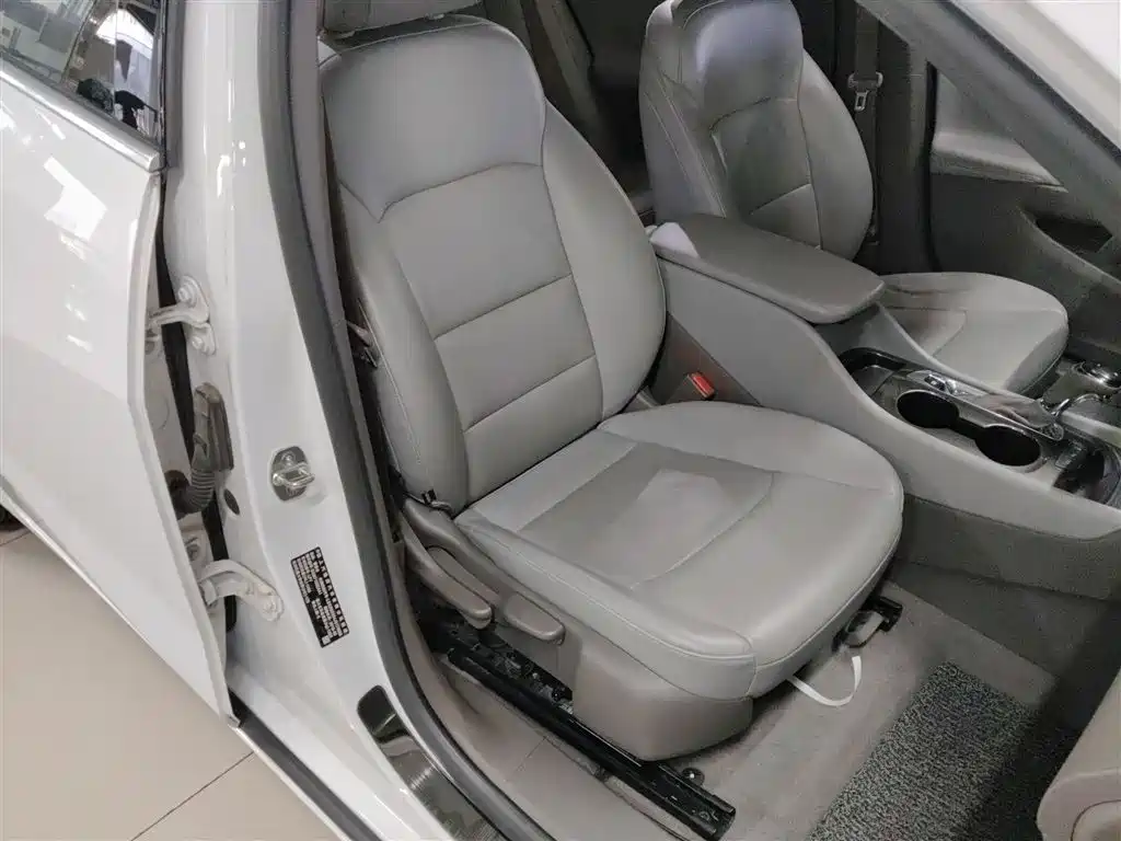 Chevrolet Malibu XL 2018 — фото 25