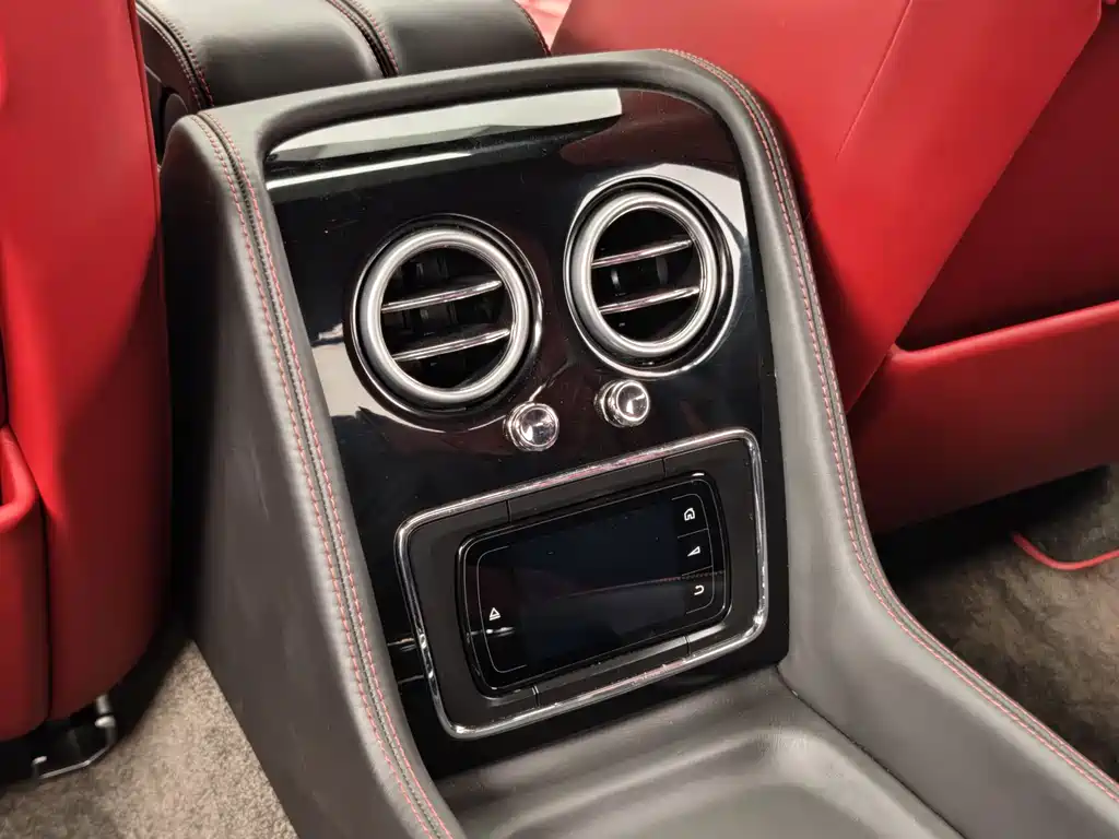 Bentley Flying Spur 2018 — фото 14