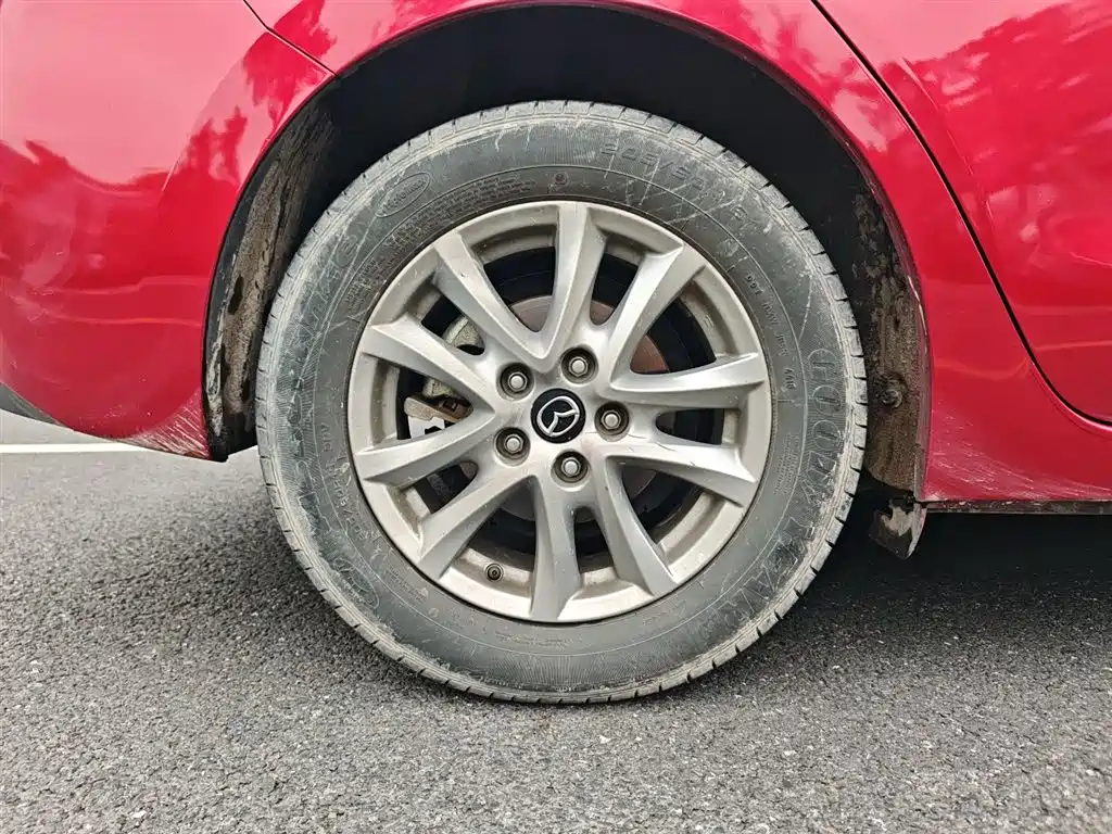 Mazda 3 Axela 2019 — фото 17