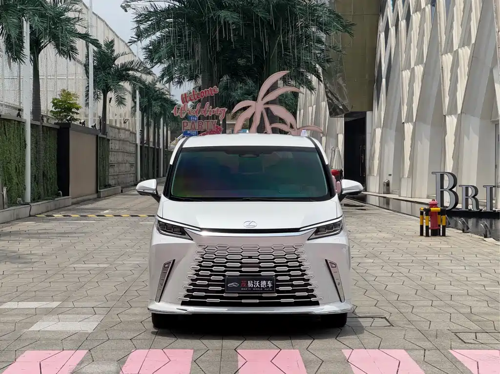 Lexus LM 2024