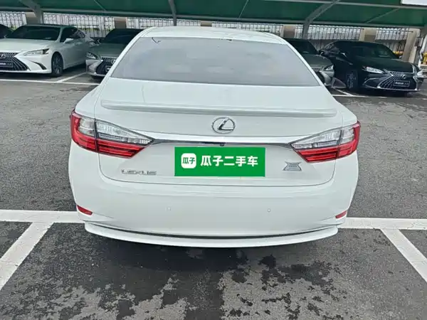 Lexus ES 2018
