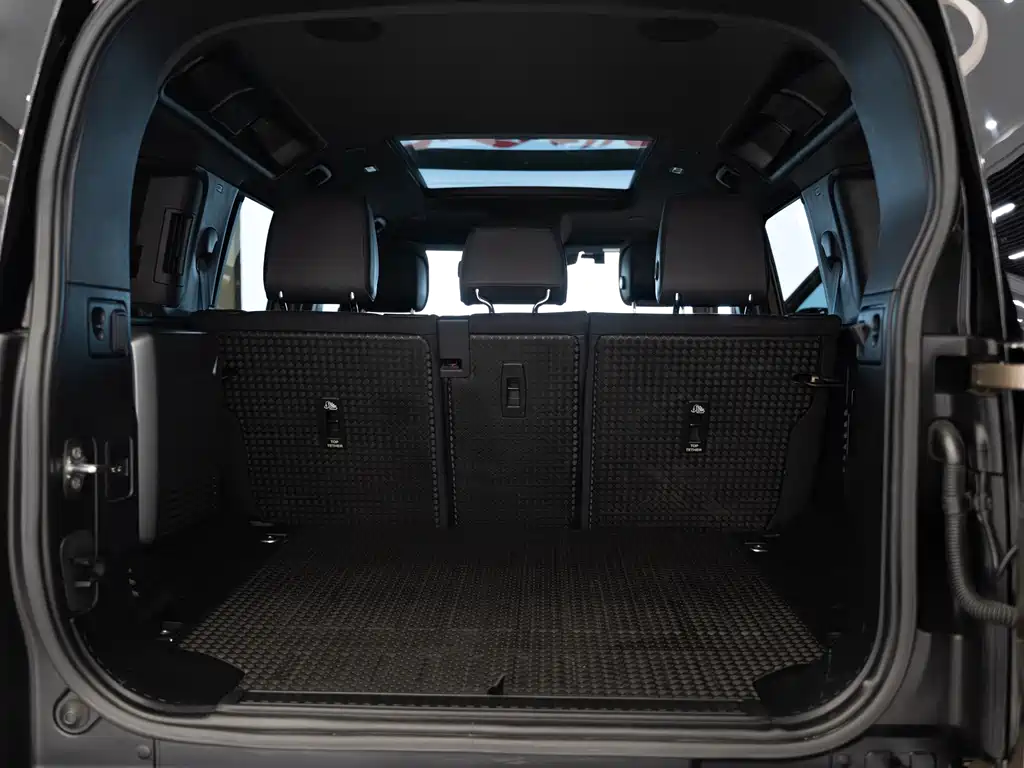 Land Rover Defender 2022 — фото 16