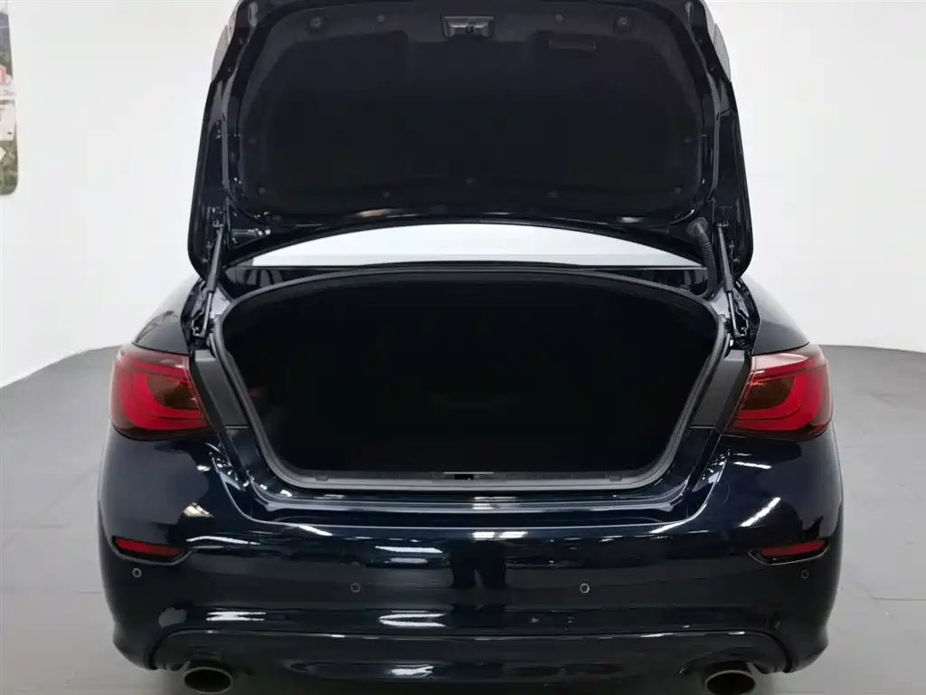 Infiniti Q70 2019 — фото 16