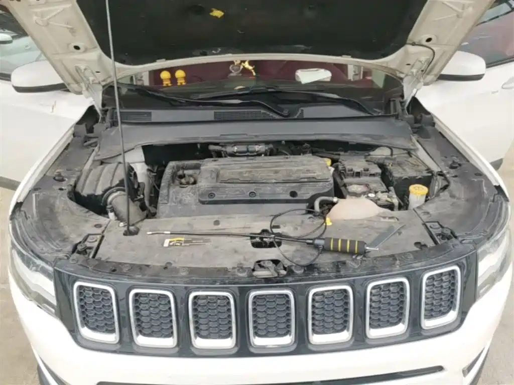 Jeep Compass 2018 — фото 13